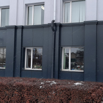 Монтаж вентилируемого фасада Администрации Новоусманского муниципального района Воронежской области.