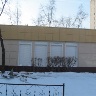 Монтаж вентилируемого фасада из керамогранита торгового павильона в Воронеже