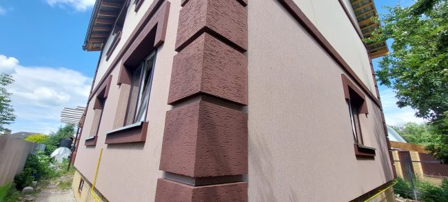 Штукатурный фасад частного дома с утеплением в Воронеже