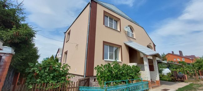 Устройство "Мокрого фасада" с утеплением частного дома в Воронеже