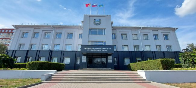 Монтаж вентилируемого фасада Администрации Новоусманского муниципального района Воронежской области.