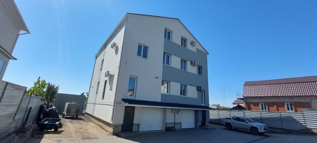 Устройство штукатурного фасада с утеплением частного дома в Воронеже