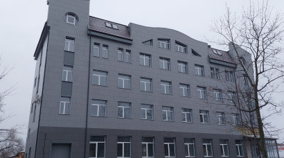 Монтаж вентилируемого фасада офисного здания в Воронеже