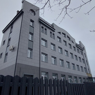 Монтаж вентилируемого фасада офисного здания в Воронеже