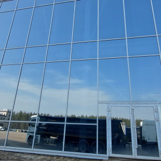 Монтаж вентилируемого фасада и алюминиевых витражей технического центра « Volvo центр» Воронеж