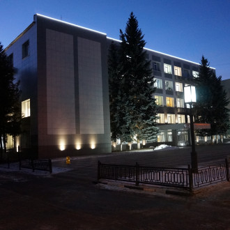 Монтаж фасада из керамогранита с утеплением здания управления Михайловский ГОК им. А.В. Варичева
