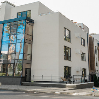 Монтаж вентилируемого фасада, монтаж алюминиевых витражных конструкций, устройство "мокрого фасада" жилого дома ЖК "Шуберский"