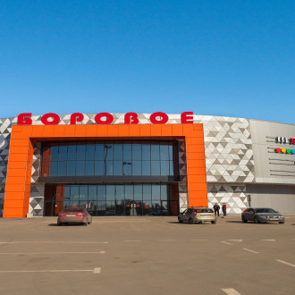 Монтаж вентилируемого фасада из композитных панелей Торгового центра БОРОВОЕ в Воронеже